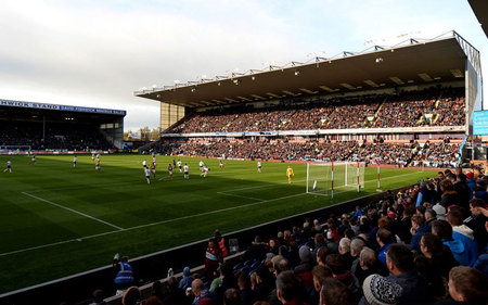 易建联毫不 易建联毫不